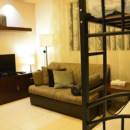 Nadine Hotel Suites Amman Bagian luar foto