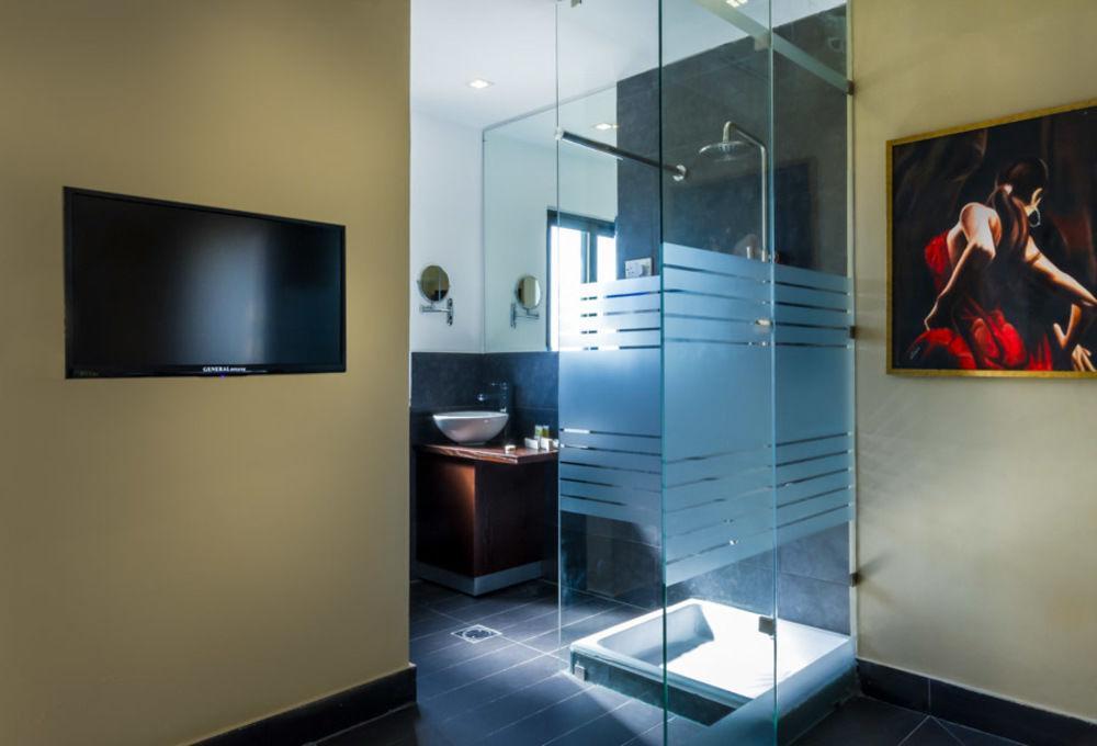 Nadine Hotel Suites Amman Bagian luar foto