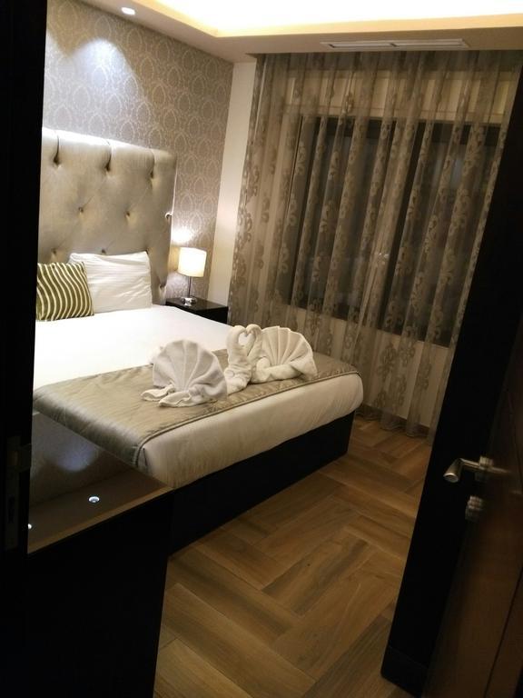 Nadine Hotel Suites Amman Bagian luar foto