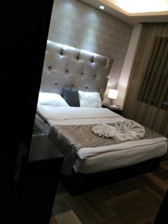 Nadine Hotel Suites Amman Bagian luar foto