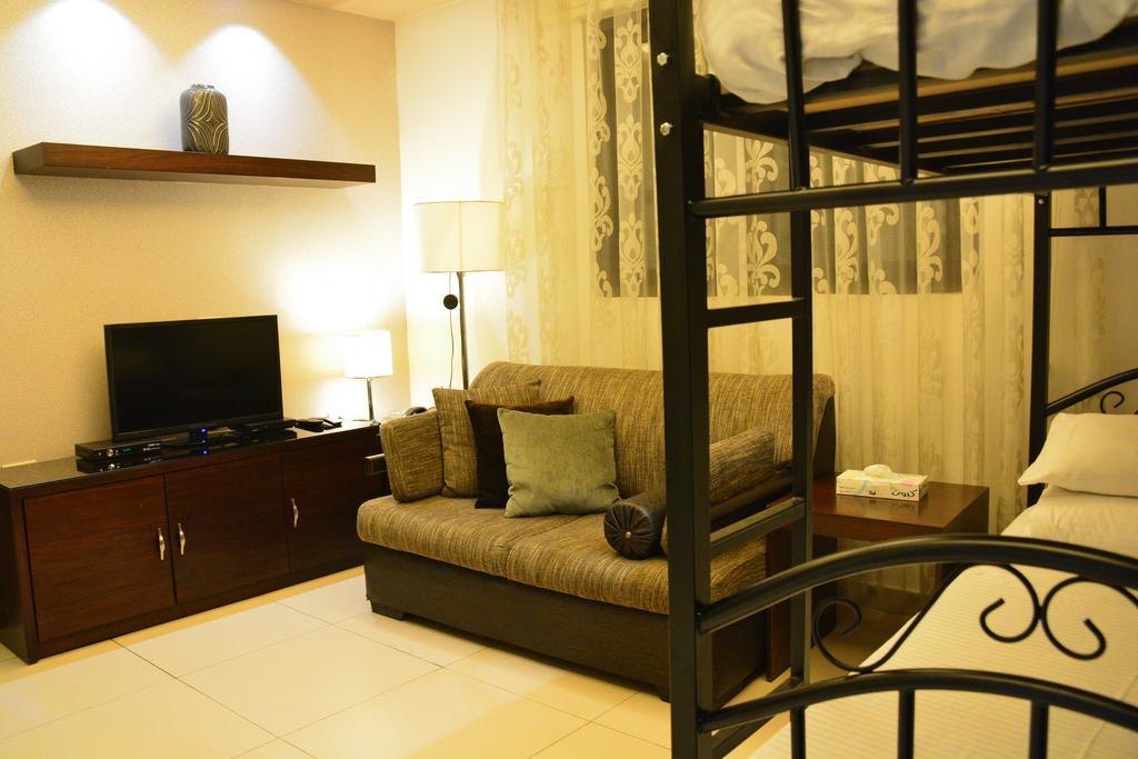Nadine Hotel Suites Amman Bagian luar foto