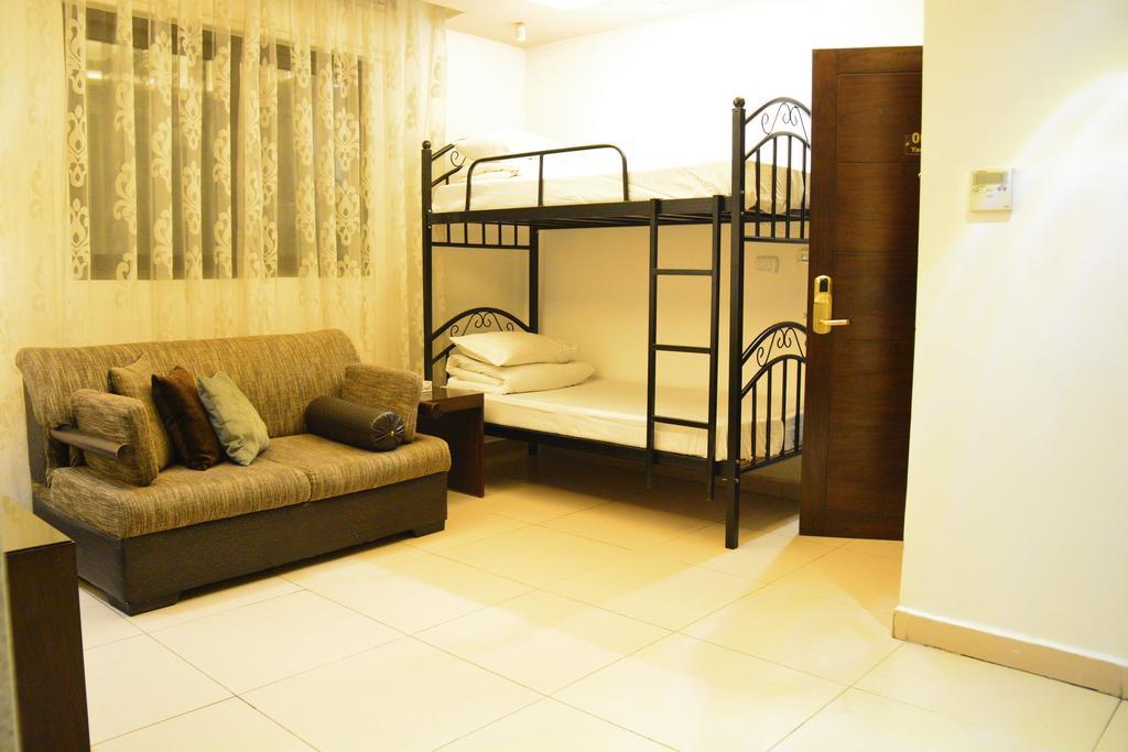 Nadine Hotel Suites Amman Bagian luar foto