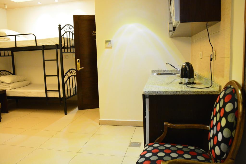 Nadine Hotel Suites Amman Bagian luar foto