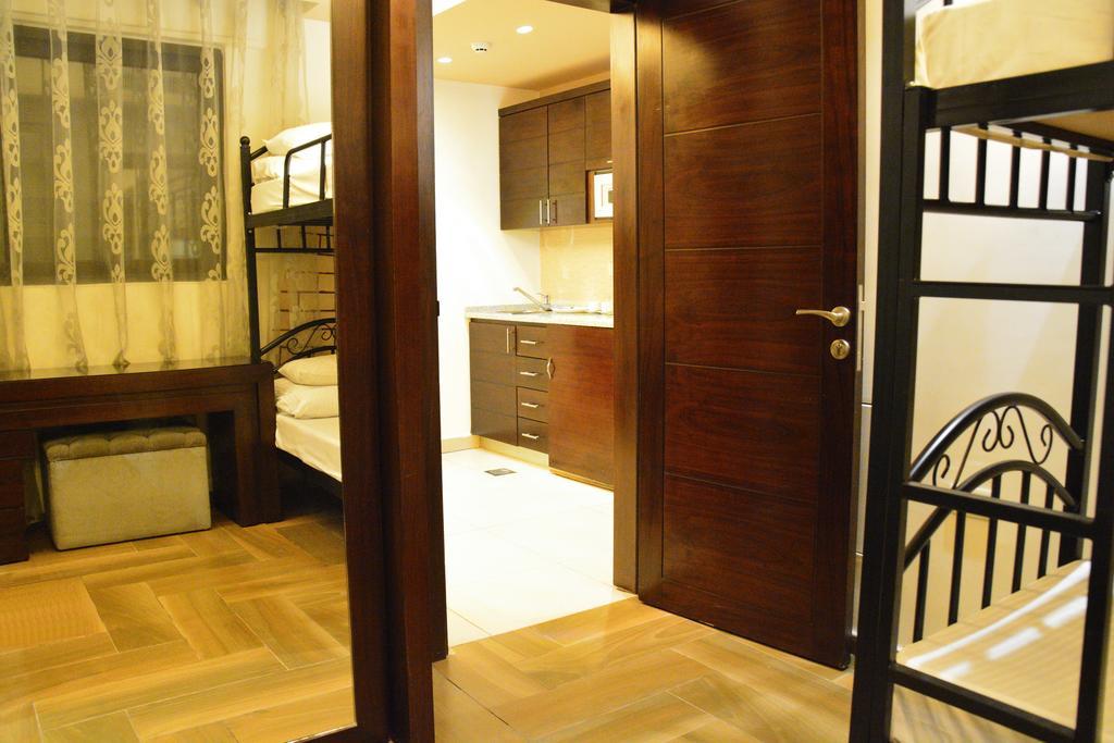 Nadine Hotel Suites Amman Bagian luar foto
