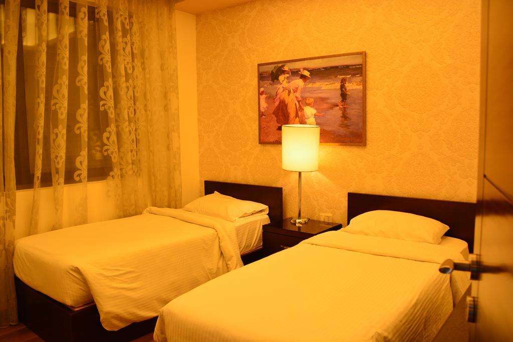 Nadine Hotel Suites Amman Bagian luar foto