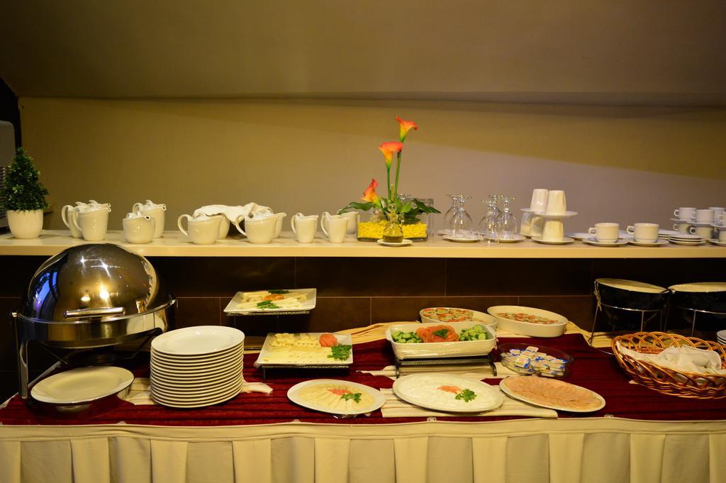 Nadine Hotel Suites Amman Bagian luar foto
