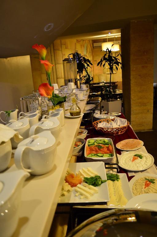 Nadine Hotel Suites Amman Bagian luar foto