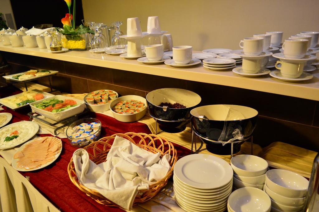 Nadine Hotel Suites Amman Bagian luar foto