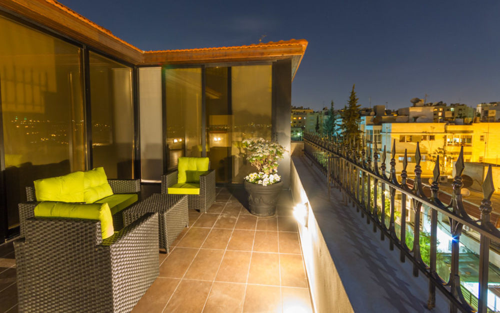 Nadine Hotel Suites Amman Bagian luar foto
