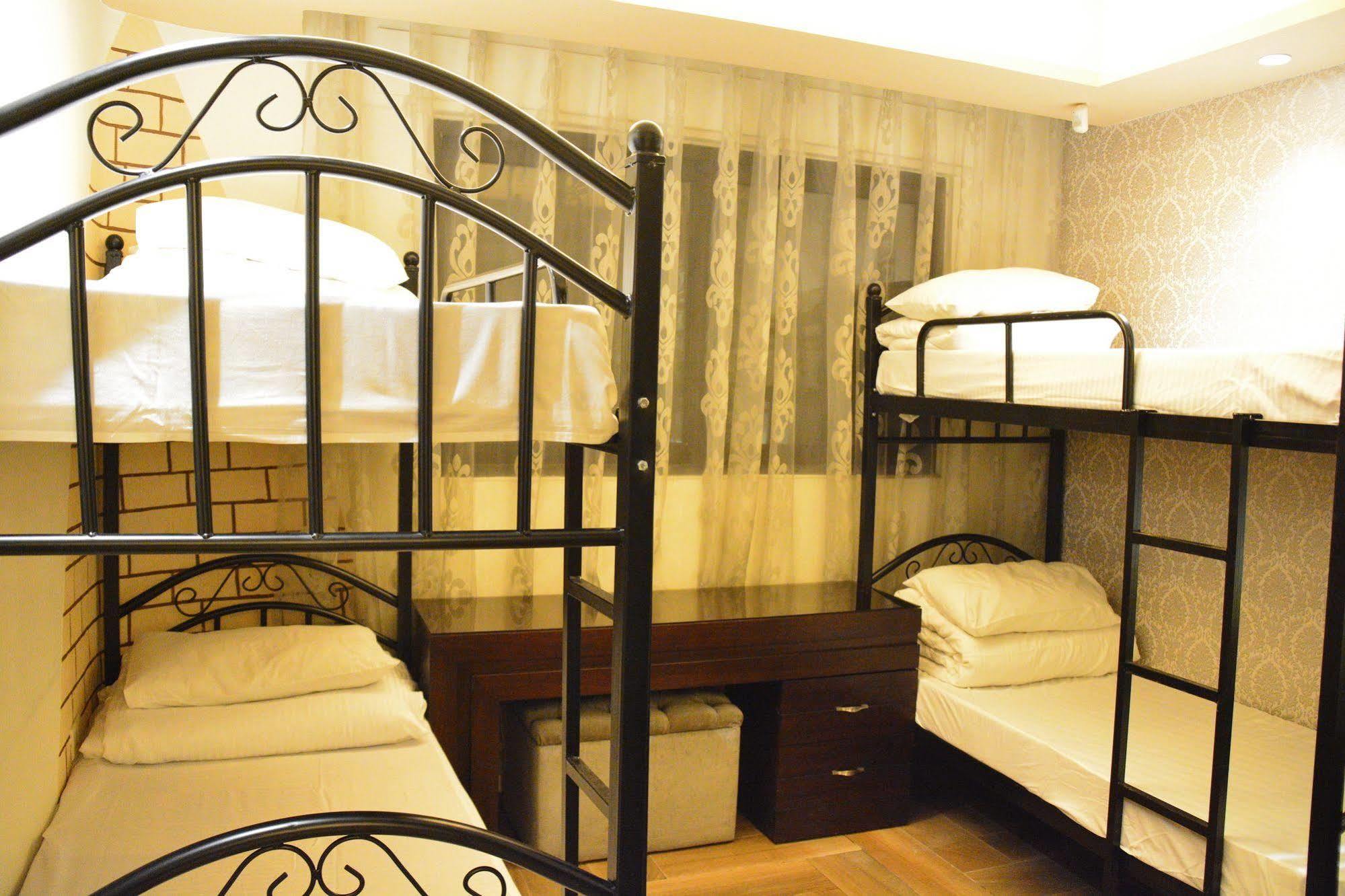 Nadine Hotel Suites Amman Bagian luar foto
