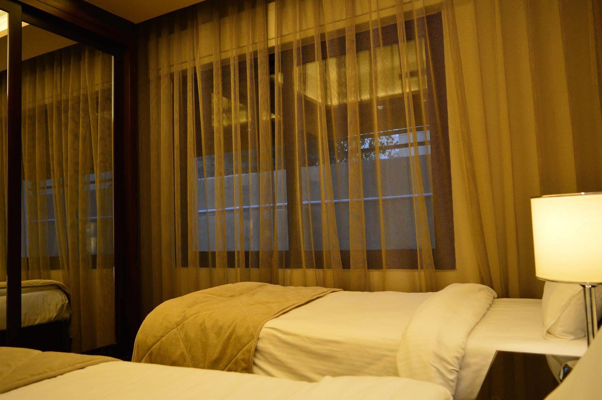 Nadine Hotel Suites Amman Bagian luar foto